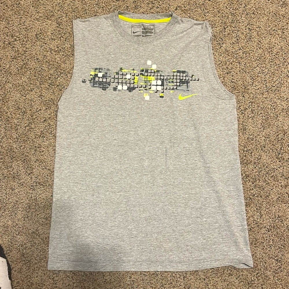 Men’s Nike tank top size medium
